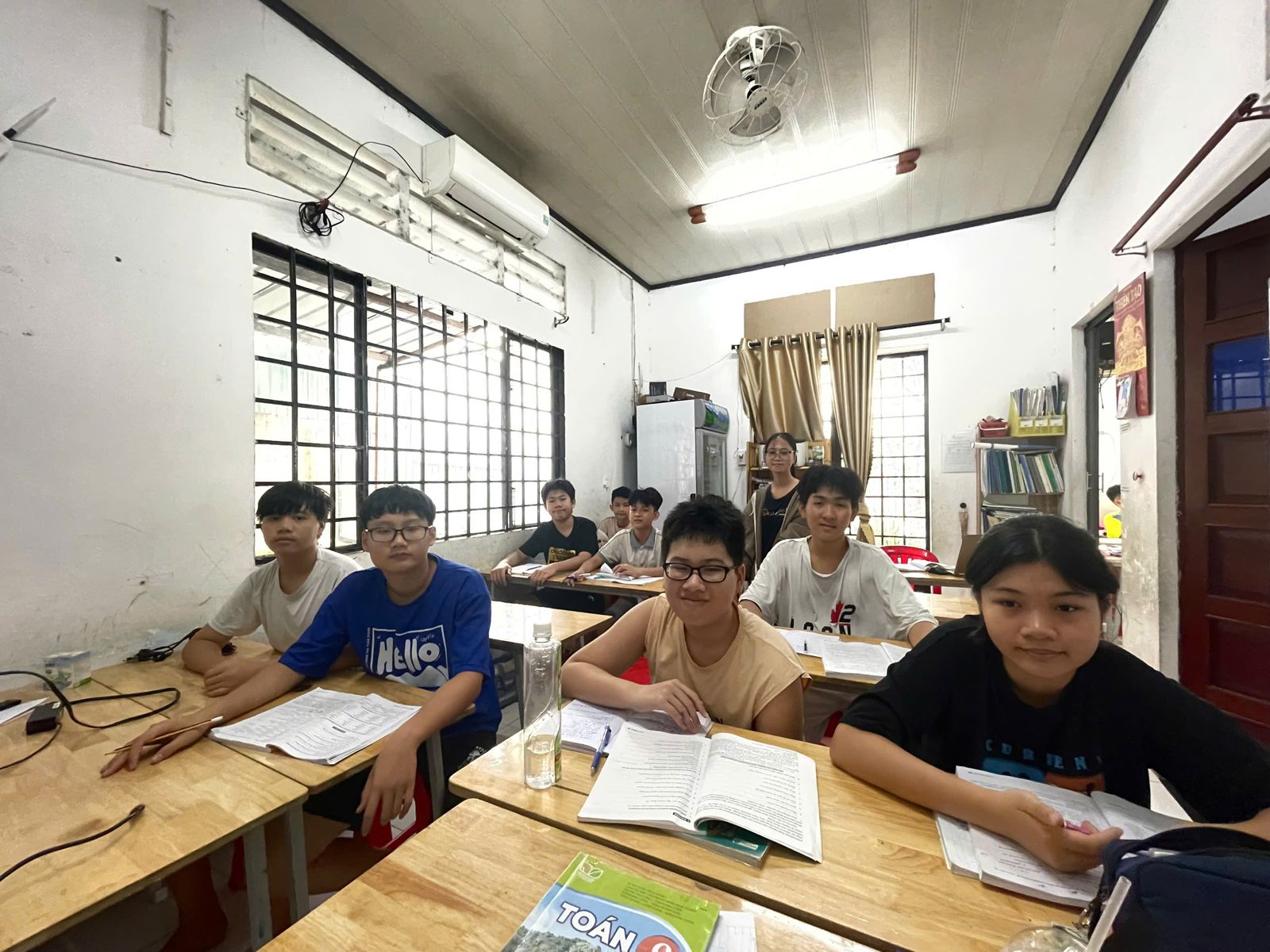 Học sinh trong ca học tối